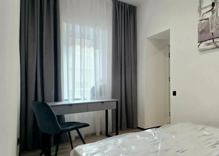 In The Center Near The Park Lägenhet