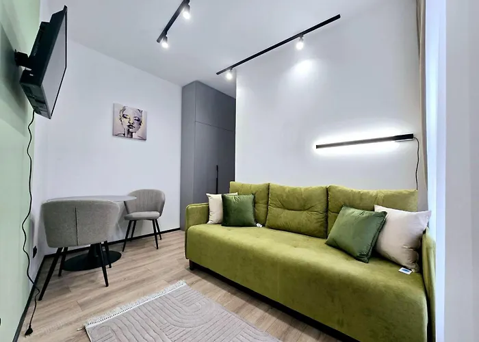 In The Center Near The Park Appartement